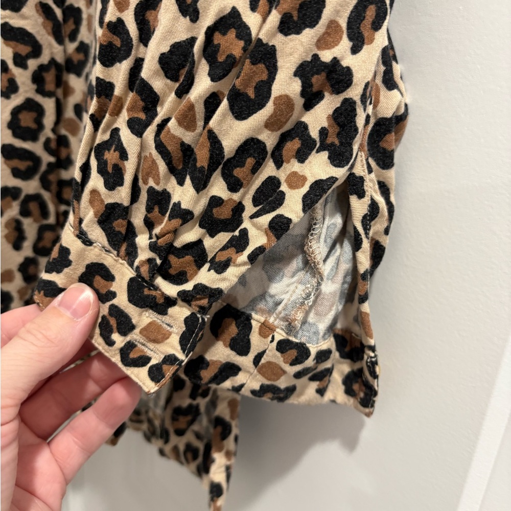 Crown & Ivy Medium Blouse Bundle - Picture 12 of 12
